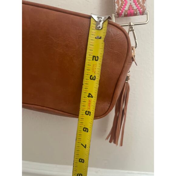 Preppy leather handbag with decorative strap. New - Picture 5 of 7